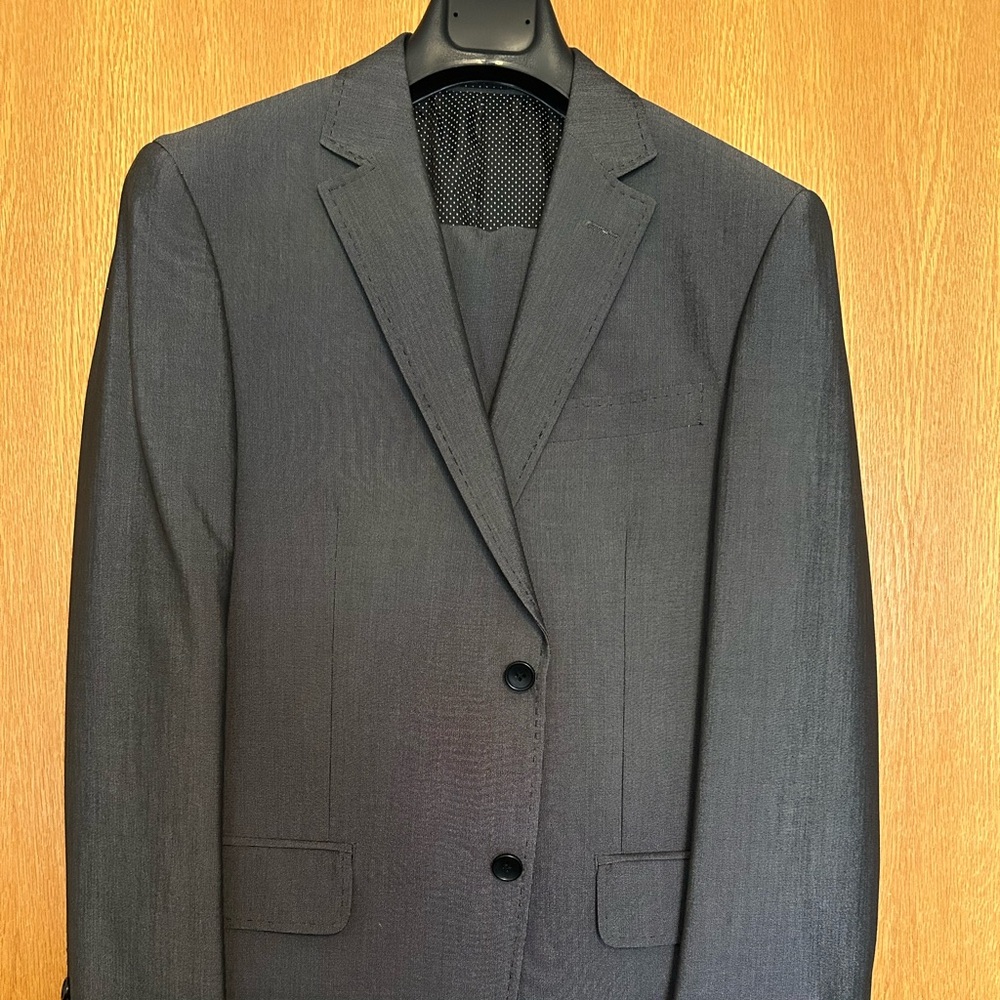 Elegant Grey Men's Suit